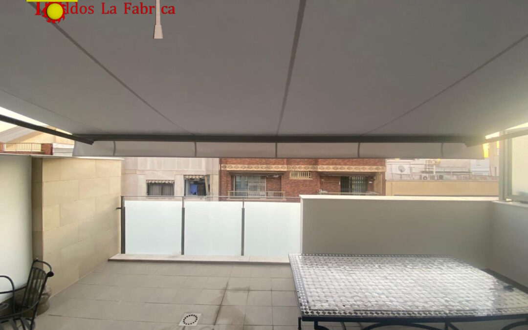 Toldo articulado en Valencia