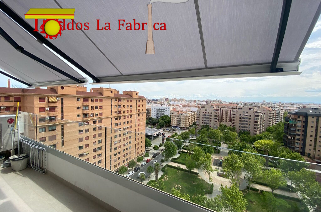 Toldo Cofre Articulado en Piso de Obra Nueva en Valencia
